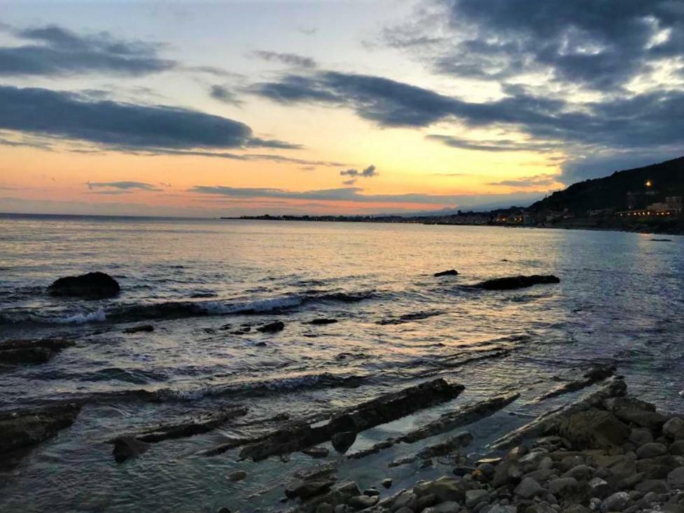 La Baia Dei Delfini Διαμέρισμα Ταορμίνα Εξωτερικό φωτογραφία