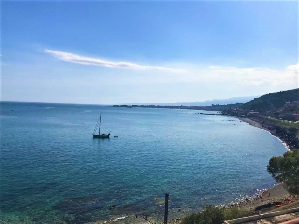 La Baia Dei Delfini Διαμέρισμα Ταορμίνα Εξωτερικό φωτογραφία